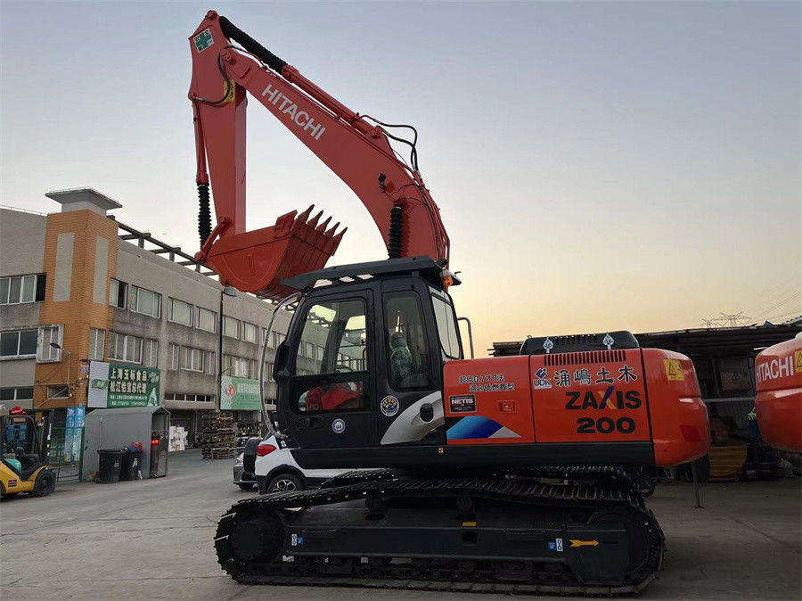 Kullanılmış Japonya 2021 Yılı Hitachi ZX200 Kazı makinesi Mükemmel Durumda Kırmızı Renk