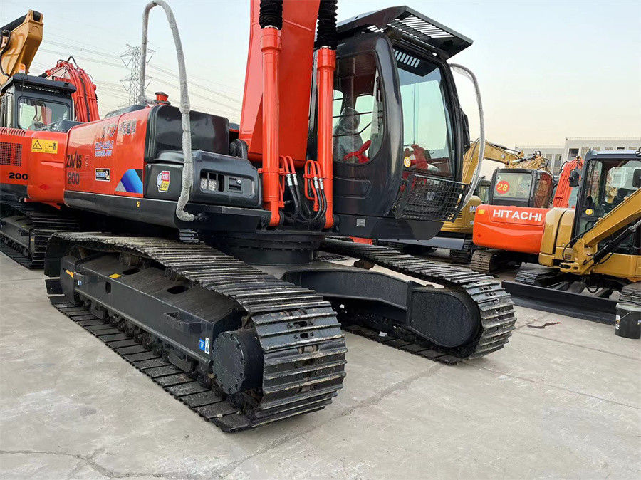 Kullanılmış Japonya 2021 Yılı Hitachi ZX200 Kazı makinesi Mükemmel Durumda Kırmızı Renk