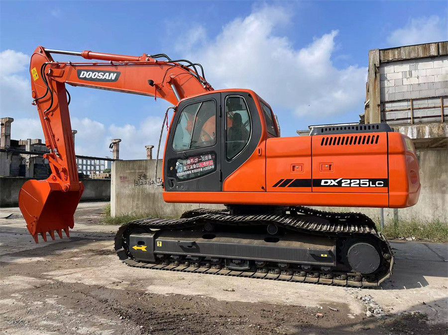 Kore'de yapılmış kullanılmış Doosan DX225 kazıcı iyi durumda düşük yakıt tüketimi