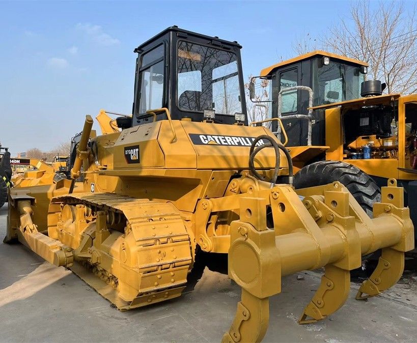 Kullanılmış CAT Caterpillar D7G Crawler Traktör Buldozer Kılıç ve Yırtıcı ile iyi durumda