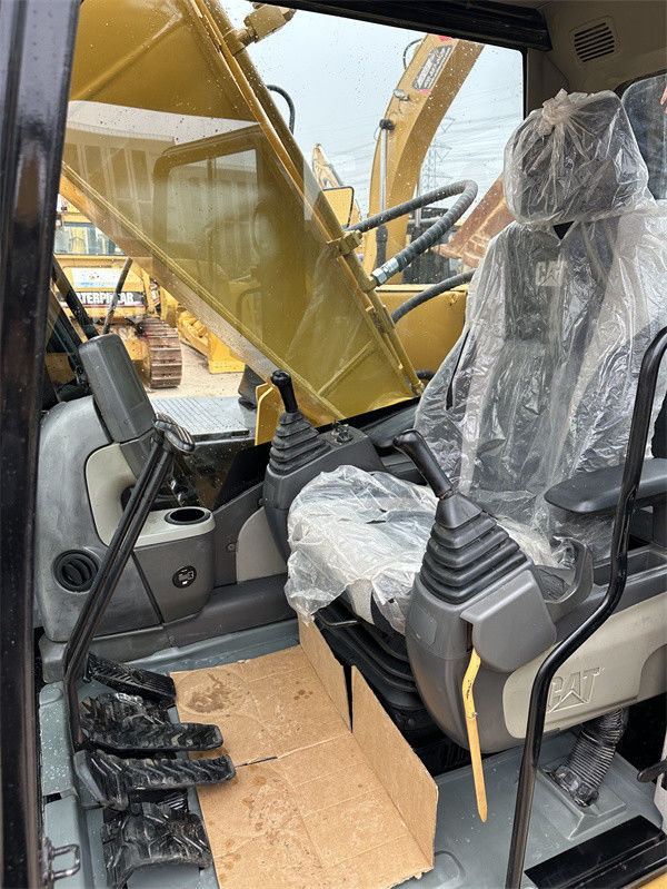 İnşaat Gereksinimleriniz için Crawler Hareketli Tip Kullanılmış Caterpillar Excavator 320D2
