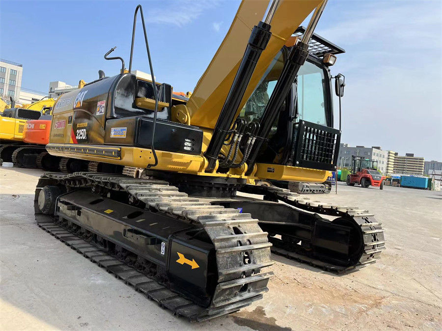 CAT 325DL Hidrolik Kazıcı Japonya Yapımı C7 Motoru 1.4m3 kova kapasitesi ile.