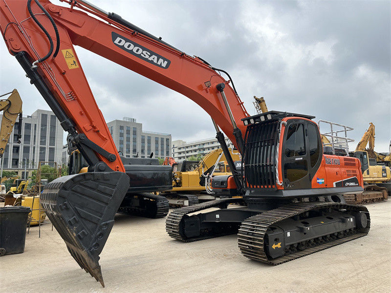180 KW Motor Gücü Doosan DX260 1.2 M3 Kov Kapasitesiyle Kullanılmış Kazı makineleri