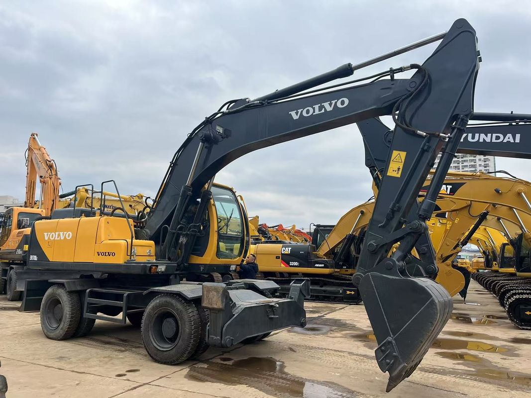 Yüksek Performanslı Kullanılmış Volvo EW170 tekerlekli kazıkçı 17 tonluk Volvo tekerlekli kazıkçı