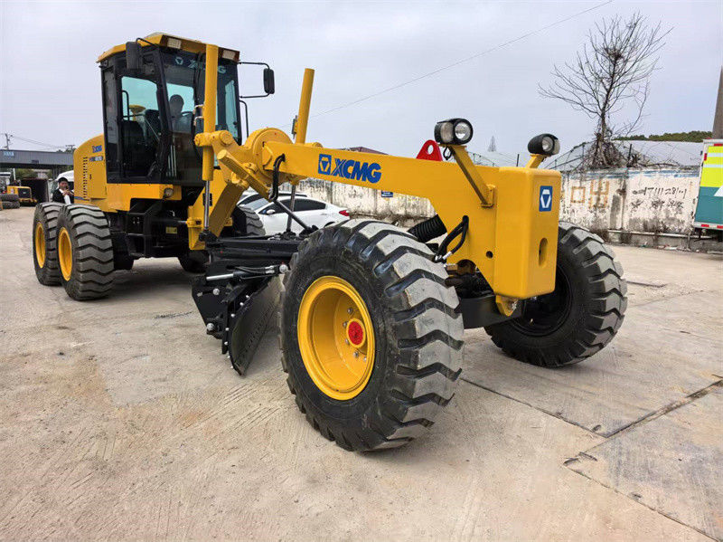 Kullanılmış XCMG GR2153 Motor Grader Çin Markası XCMG Grader İnşaat Ekipmanı