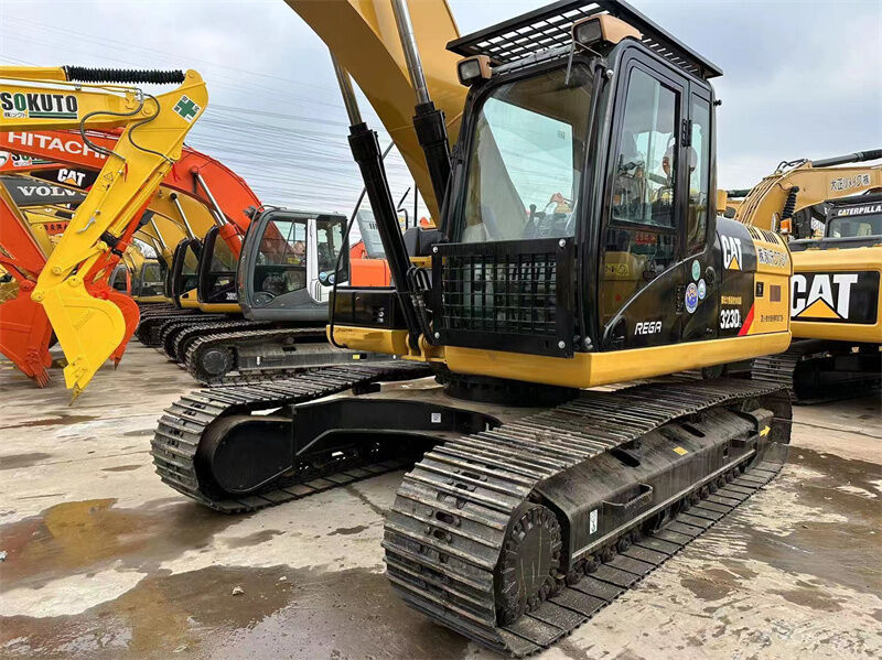Used Caterpillar Excavator Cat 320DL Medium Size Machine Designed for Long Term Low Downtime and in Various Working Conditions