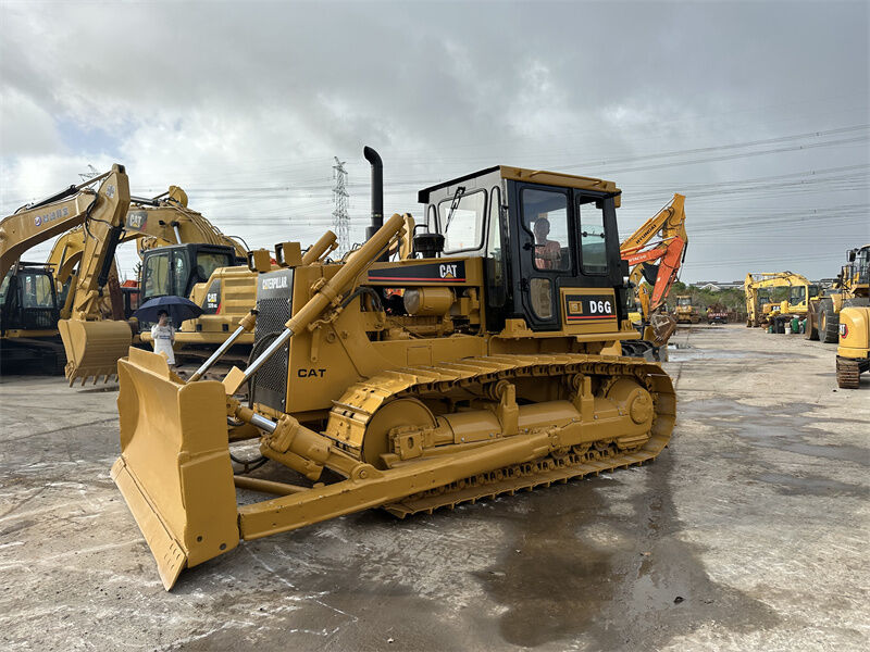 Kullanılmış Buldozer Caterpillar D7G Track Type Güçlü Yakıt Motoru Orta Boyutlu Toprak Düzeltme Yol İnşaatı ve Alan Temizleme için İdeal