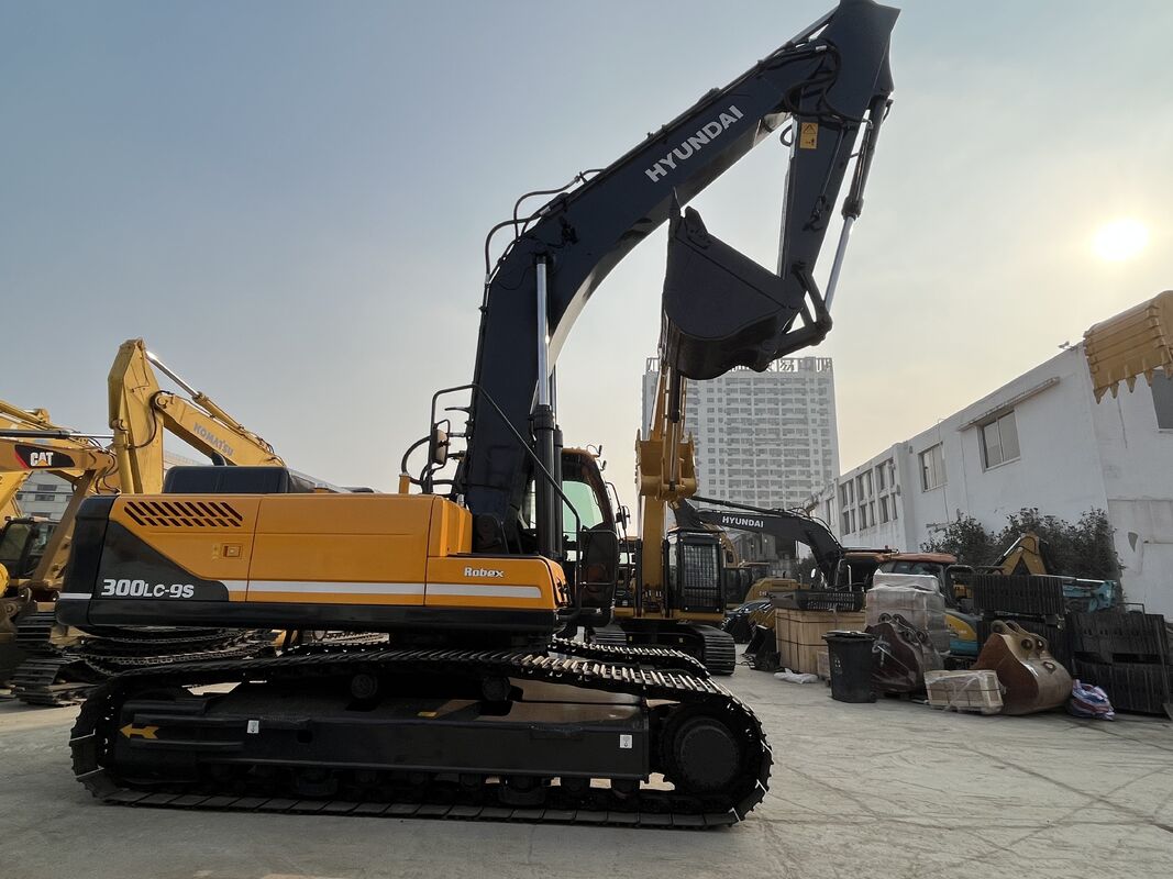 Kullanılmış Hyundai Excavator 300LC-9 Heavy Duty Makine Yüksek Güçlü Dayanıklı Motor Sabit Çalışma Zorlu Toprağı Taşımak Görevleri için Mükemmel