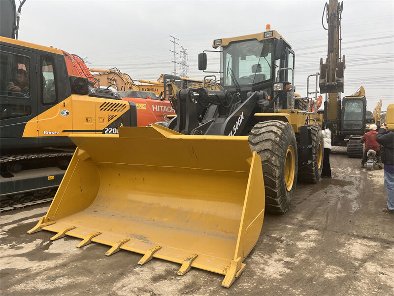 XCMG ZL50GN kullanılmış ağır malzeme yükleme ve taşıma makineleri satılıyor.